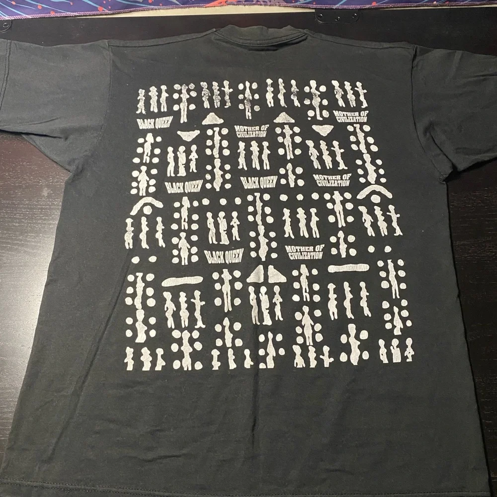 Black Queen Black Graphic T-Shirt size XL - Picture 6 of 6